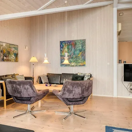 Naewe - 10m To The Fjord By Interhome Vakantiehuis *