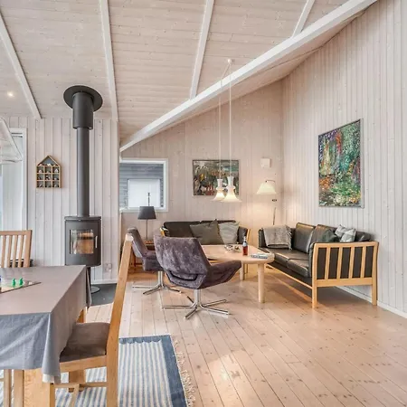 Vakantiehuis Naewe - 10m To The Fjord By Interhome Roslev