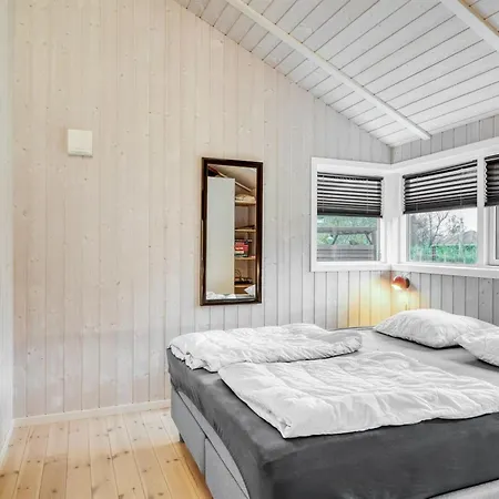 Naewe - 10m To The Fjord By Interhome Roslev