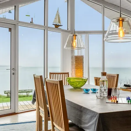 Naewe - 10m To The Fjord By Interhome Vakantiehuis