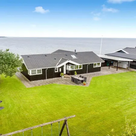 Naewe - 10m To The Fjord By Interhome * Roslev