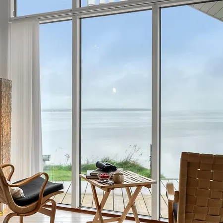 Naewe - 10m To The Fjord By Interhome Vakantiehuis
