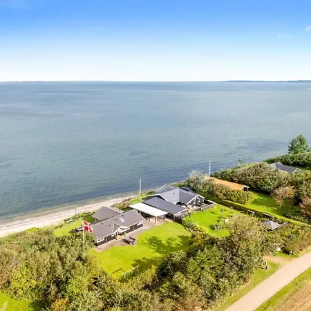 Naewe - 10m To The Fjord By Interhome * Roslev