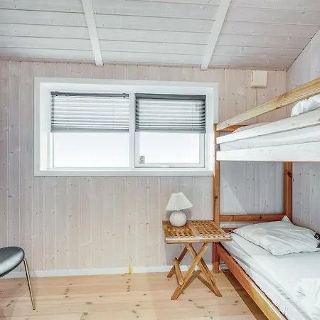 Naewe - 10m To The Fjord By Interhome Vakantiehuis