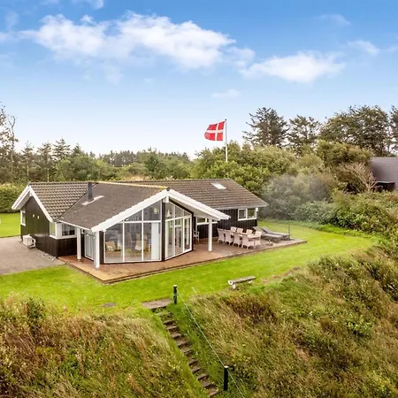 Vakantiehuis Naewe - 10m To The Fjord By Interhome *