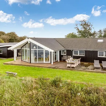 Naewe - 10m To The Fjord By Interhome Vakantiehuis
