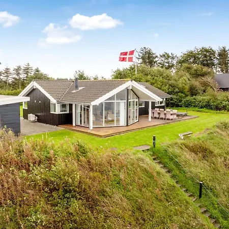 Naewe - 10m To The Fjord By Interhome Roslev